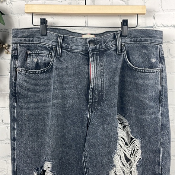ALICE + OLIVIA Genevive Extra Distressed Black Wash Jeans size 32 - Picture 4 of 10